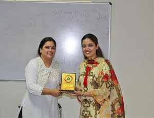 Honouring the Delegate Mrs.Baljeet Kaur( Entrepreneur in HR solutions, Training Solutions ) on the occasion of Entrepreneurship Awareness Camp